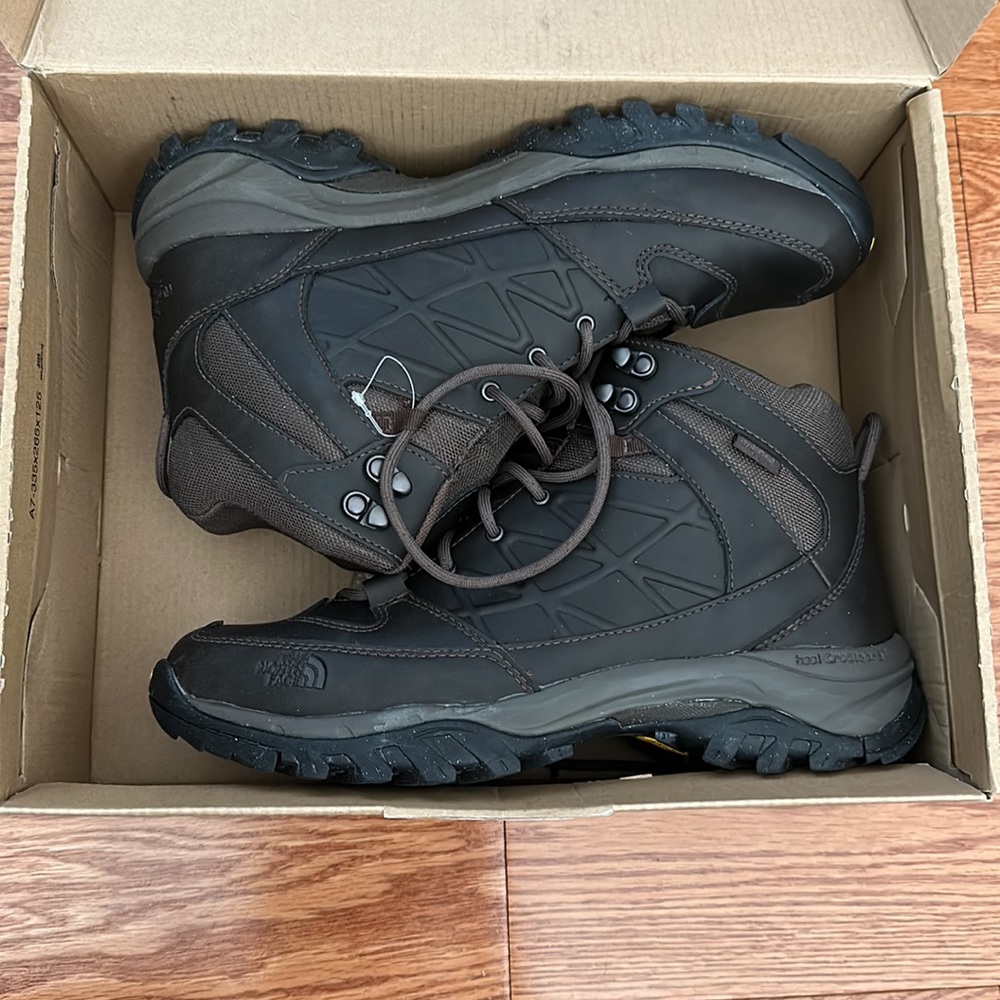 North Face men’s size 10 Storm Mid WP leather boots brown (not worn) were $120